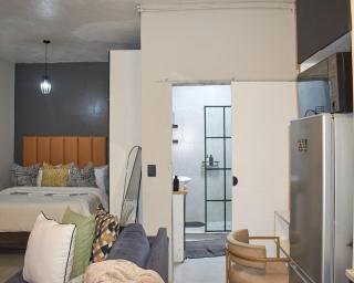 Forest Hideaway 1-Bed, Pool BBQ - 9