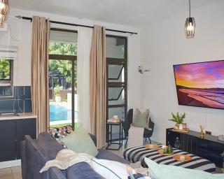 Forest Hideaway 1-Bed, Pool BBQ - 7
