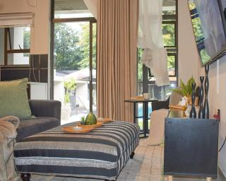 Forest Hideaway 1-Bed, Pool BBQ - 3
