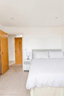 Excellent 2 Bedroom Flat Next to Everything - 5