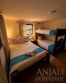 anyalihost - 4