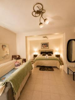 Boutique apartment facing the main square - 2