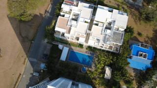 Golden Wave Residence vista a la piscina - 5
