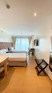 One Tagaytay Place Hotel Suites - 4