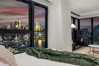 Waterfront 2BR DreamView-Docklands-Gym-Pool-Free Parking - Melbourne - 8