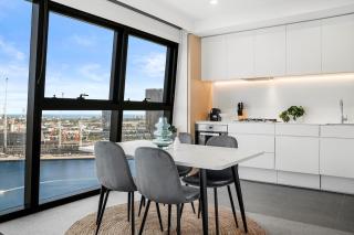 Waterfront 2BR DreamView-Docklands-Gym-Pool-Free Parking - Melbourne - 4