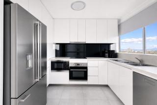 Riverfront 2BR Apartment at Budds Beach - 3