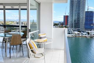 Riverfront 2BR Apartment at Budds Beach - 2