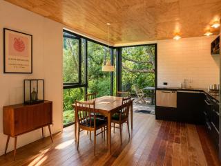 Blackpool House - Stay Waiheke - 9