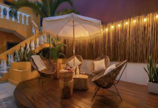 Quiet Mornings in Centro Playa, King & 2BR Duplex Suites, Sleeps 2-8, ADO Bus 2 Min, 5th Ave 3 Min, Beach & Cozumel Ferry 4 Min, Cenotes 20 Min, Kitchenette WiFi AC - 1