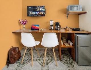 Quiet Mornings in Playa, King & 2BR Suites, Sleeps 2-8, Kitchen WiFi AC, Beach, 5th Ave, ADO & Ferry 4 Min - 2