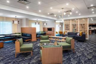 Courtyard by Marriott Toronto Airport - 4