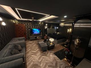 THE black HOUSE BY UNIVANCE GROUP LLP - 5