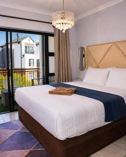 Luxury Lagoon Apartment - 5