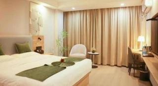 GreenTree Inn Express Hainan Haikou Haixiu Zhong Road - 2