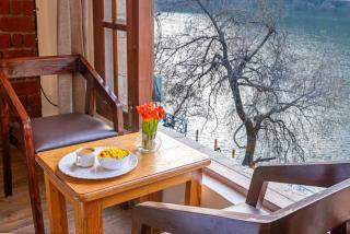 The Boho by the Lake - 1