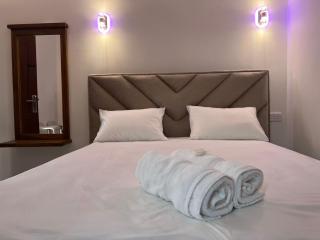 Crown Transit Hotel - 3