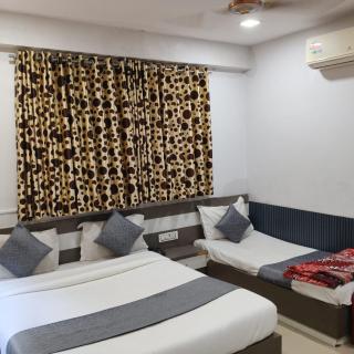 Hotel Pratiksha - 8