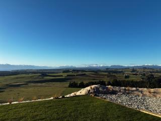 Te Anau Hilltop Hideaway - 8