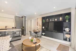 5-Star Luxury Apartment, Hyde Park, Sandton - 7