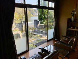 1日1組完全貸切 一棟貸し 和光泉 池を望む縁側と庭 駐車場付 長門市駅近 セルフチェックイン - 6