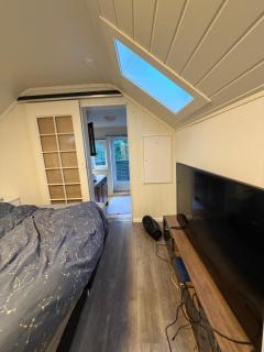 3 Bedroom Apartment with Kitchen Bathroom, Veranda & EV Charging No Living Room - 0