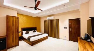 Thayamkery's Royal Inn - 1