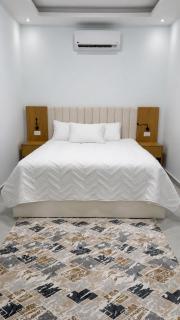 Aqua Fun Apartment - Sea & Pool Views, Private Beach - 7