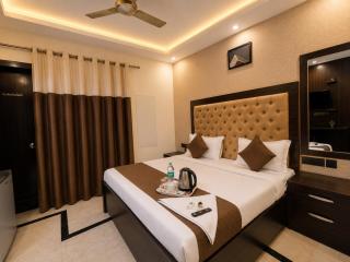 Hotel Pari International - Govindpuri Metro - 1
