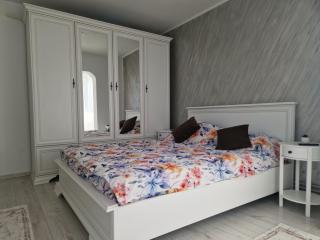 Anna's Crib - 9