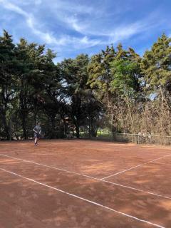 Country house facing the river with tennis court - 4