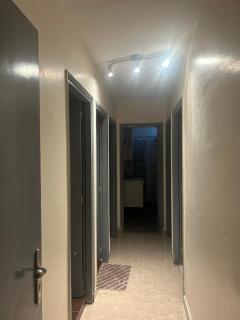 Appartement à Mermoz, nettoyage journalier gratuit - Dakar - 3
