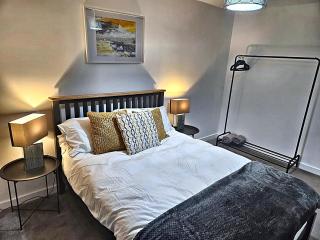 No 14 - Part of The Langley Collection - 3 bed, fully equipped kitchen, 20 min to Banniskirk - 6