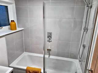 No 14 - Part of The Langley Collection - 3 bed, fully equipped kitchen, 20 min to Banniskirk - 0