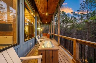 Creek • Art Terrace • Espresso Bar • Treetop Views - 1
