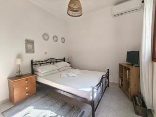 Stavros Oak Tree House - 4
