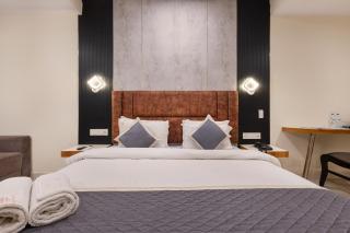 The Orange Hotel - 7