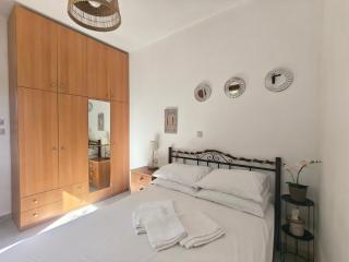 Stavros Oak Tree House - 3
