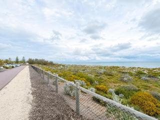 The Absolute Beach House -Luxury Oceanfront Escape - Jindalee - 1