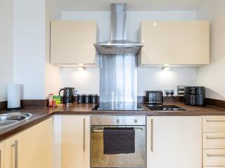 City centre 2-bed Apartment Balcony - 4