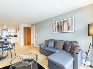 City centre 2-bed Apartment Balcony - 9