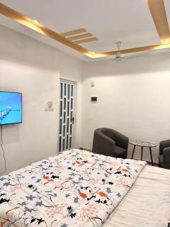 Cozy simple apartment for your stays - 8