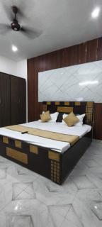 Hotel Kasa Stays Near Pacific Mall - 6