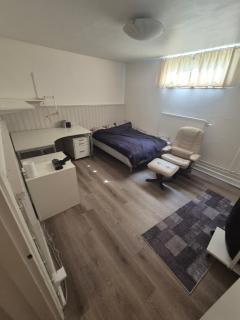 Rymlig central gästvåning med bastu och egen ingång - 7