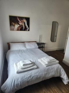 1 Bed Apartment Heart of City Gated and Secure - 9