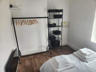 1 Bed Apartment Heart of City Gated and Secure - 7