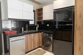 Lake View Apartments By BlueKeys - 4