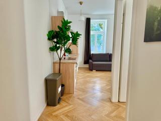 Stylish Renovated Apartment near Center - 5