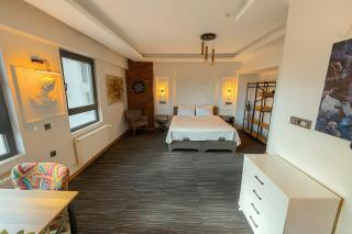 GuestPort No 2 Luxury 70 m2 Suite with Balcony, 2 Bathrooms - 7