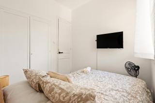 Atenea Room by the Beach - Claire Homes - 9